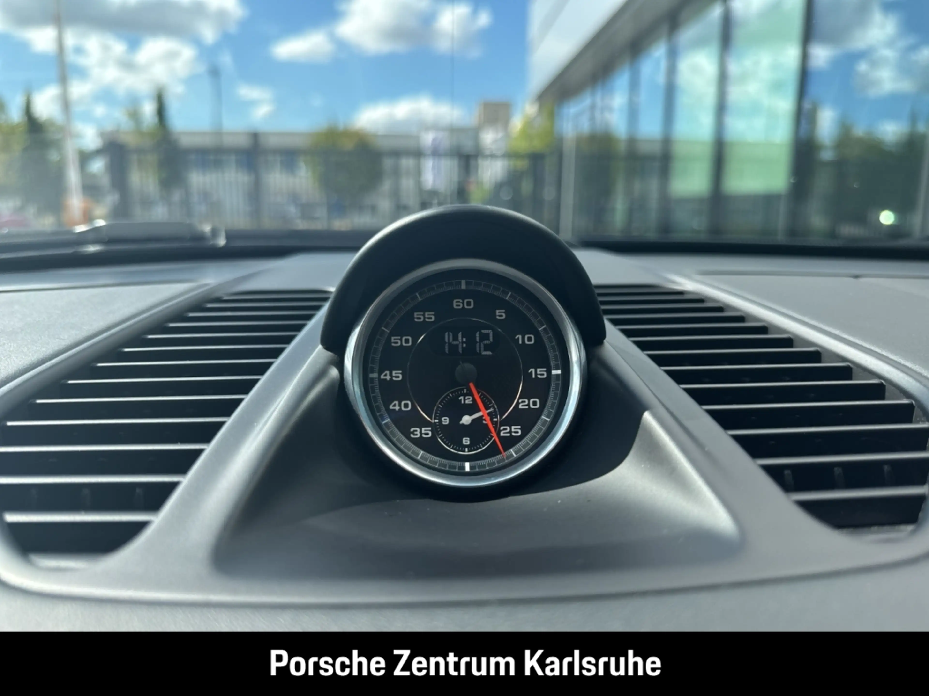 Porsche 991 -2 (911) Carrera 4 — photo 15