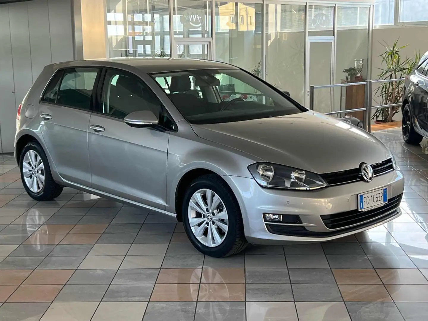 Volkswagen Golf 1.6 TDI 110 CV 5p. Comfortline BlueMotion Technolo Zilver - 2