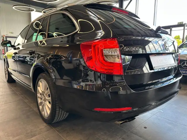 Skoda Superb view 5