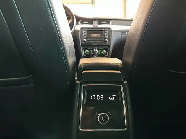 Skoda Superb view 10