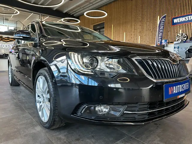 Skoda Superb view 3