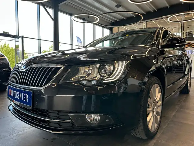 Skoda Superb view 4