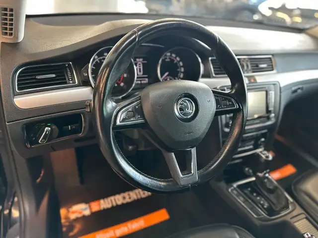 Skoda Superb view 9