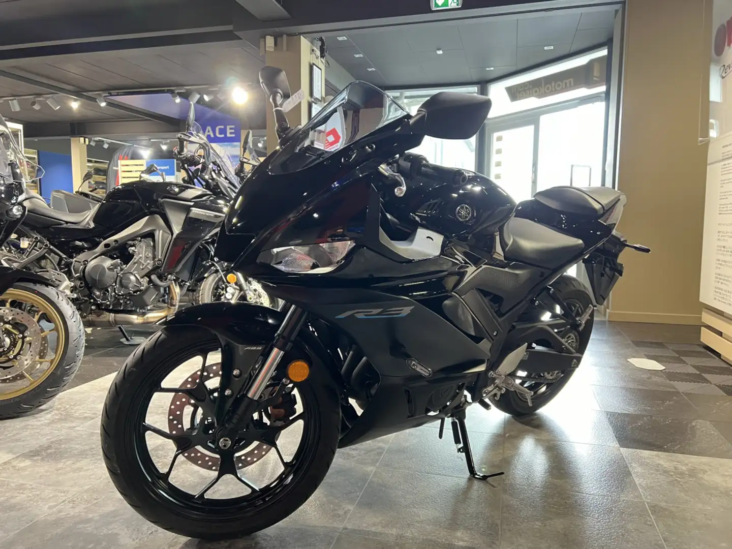 Yamaha YZF-R3 Negru - 2