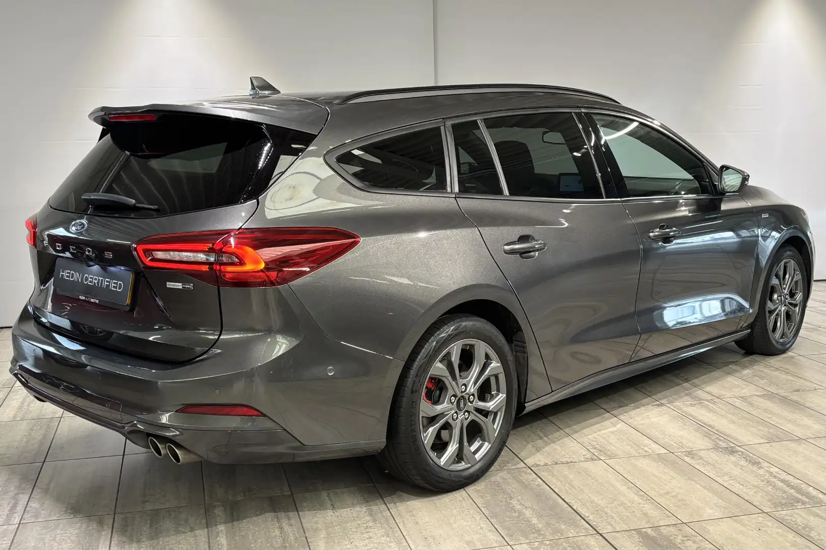 Ford Focus 1.0 EcoBoost Hybrid 125pk ST-Line Style | Winter P Grijs - 2