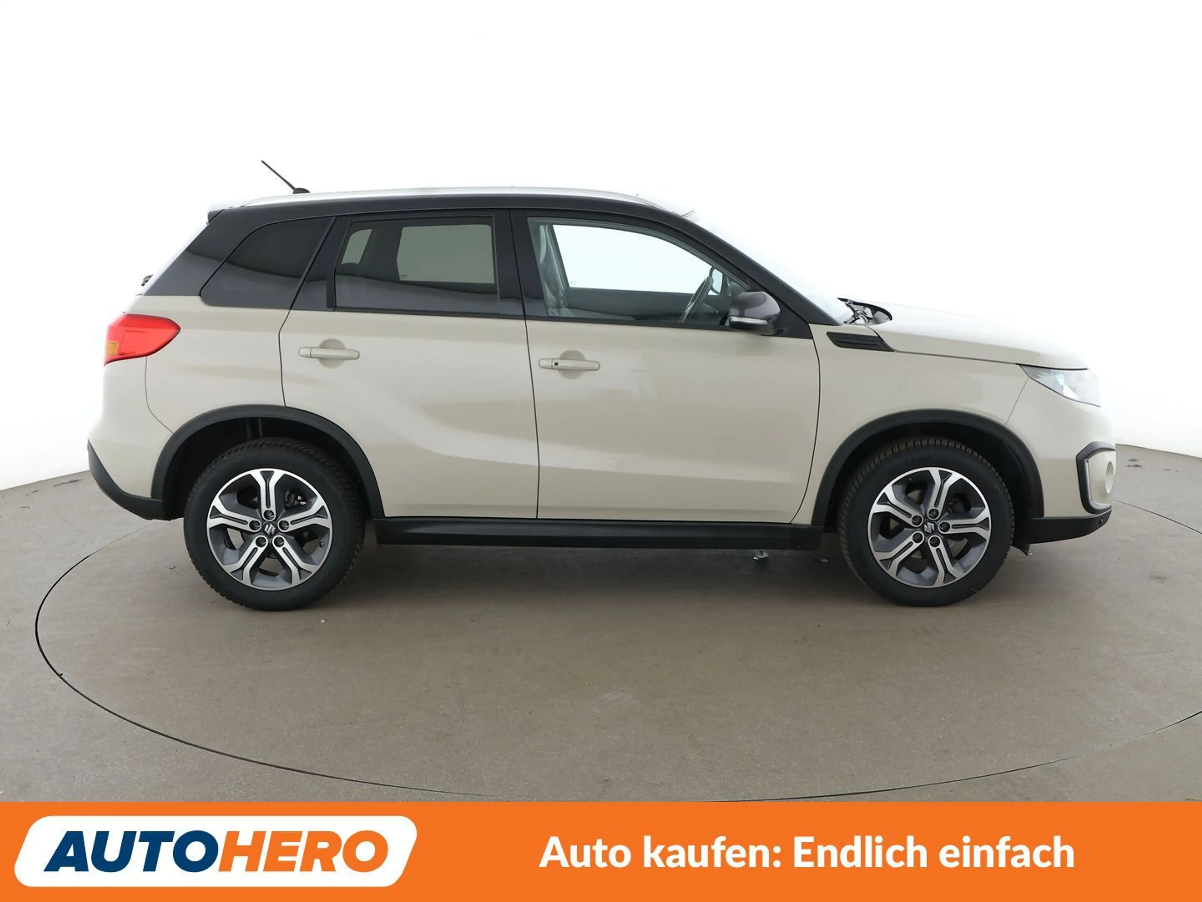 Suzuki Vitara 1.6 Comfort+ 4x2 Aut*NAVI*ACC*CAM*SHZ*KLIMA* — photo 7