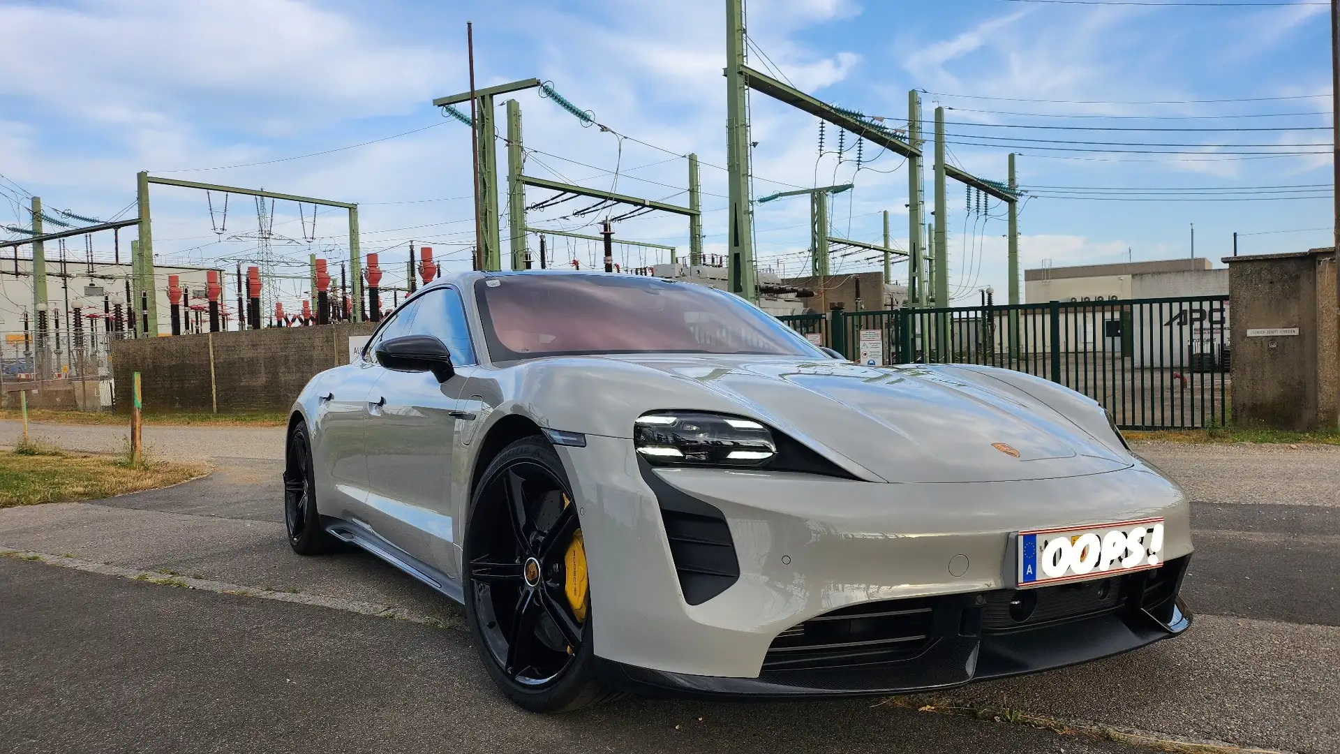 Porsche Taycan Turbo S 83,7kWh Approved, Lift, HA, HUD, Burmester Grau - 1
