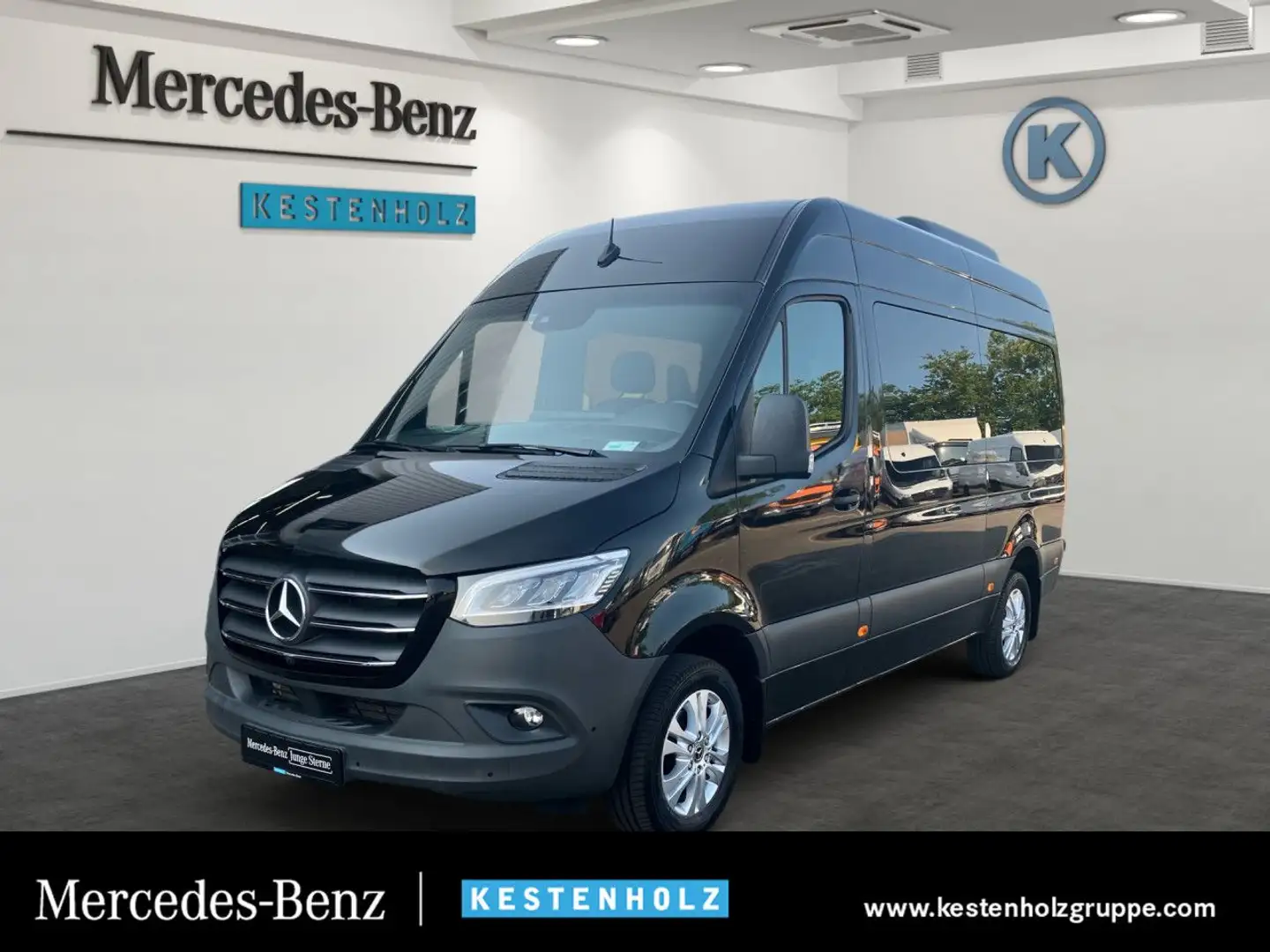 Mercedes-Benz Sprinter 319 CDI Tourer L2H2 Distronic STHZ Kamera Schwarz - 1