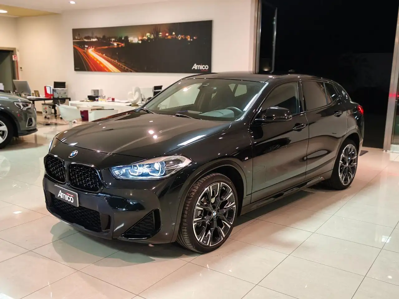 BMW X2 sDrive18d Edition M-SPORT Totalblack — миниатюра 1