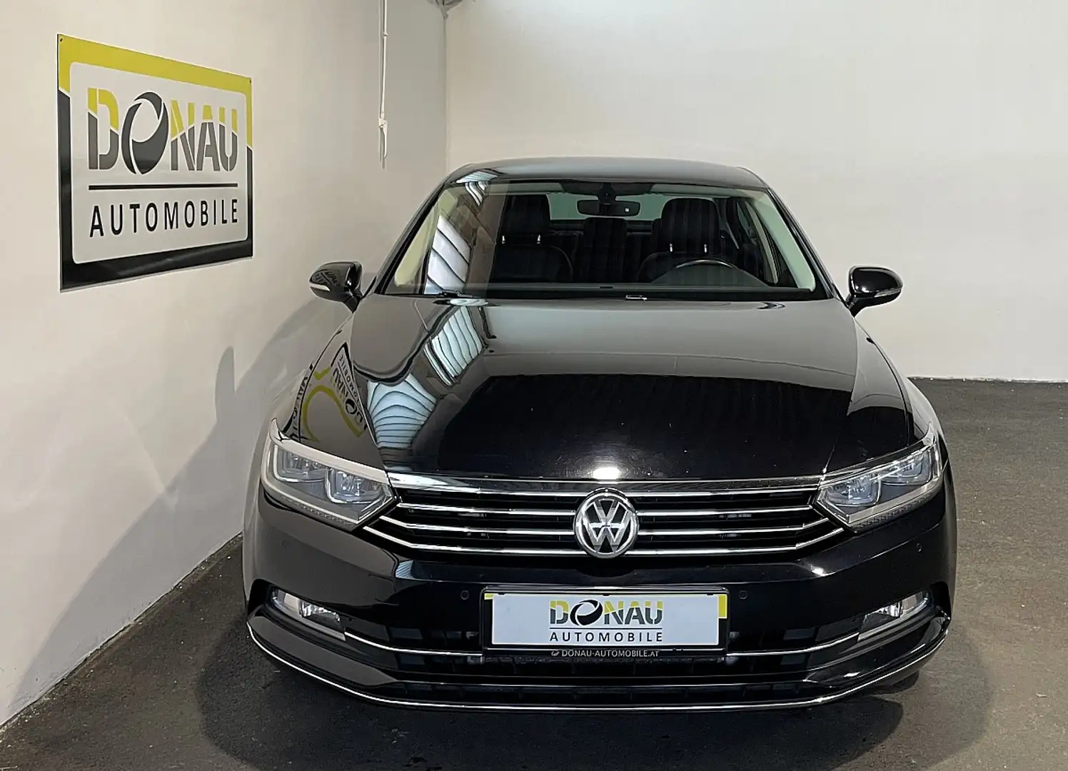 Volkswagen Passat Highline 2,0 TDI * Topzustand * Navi * Sportsit... Schwarz - 2