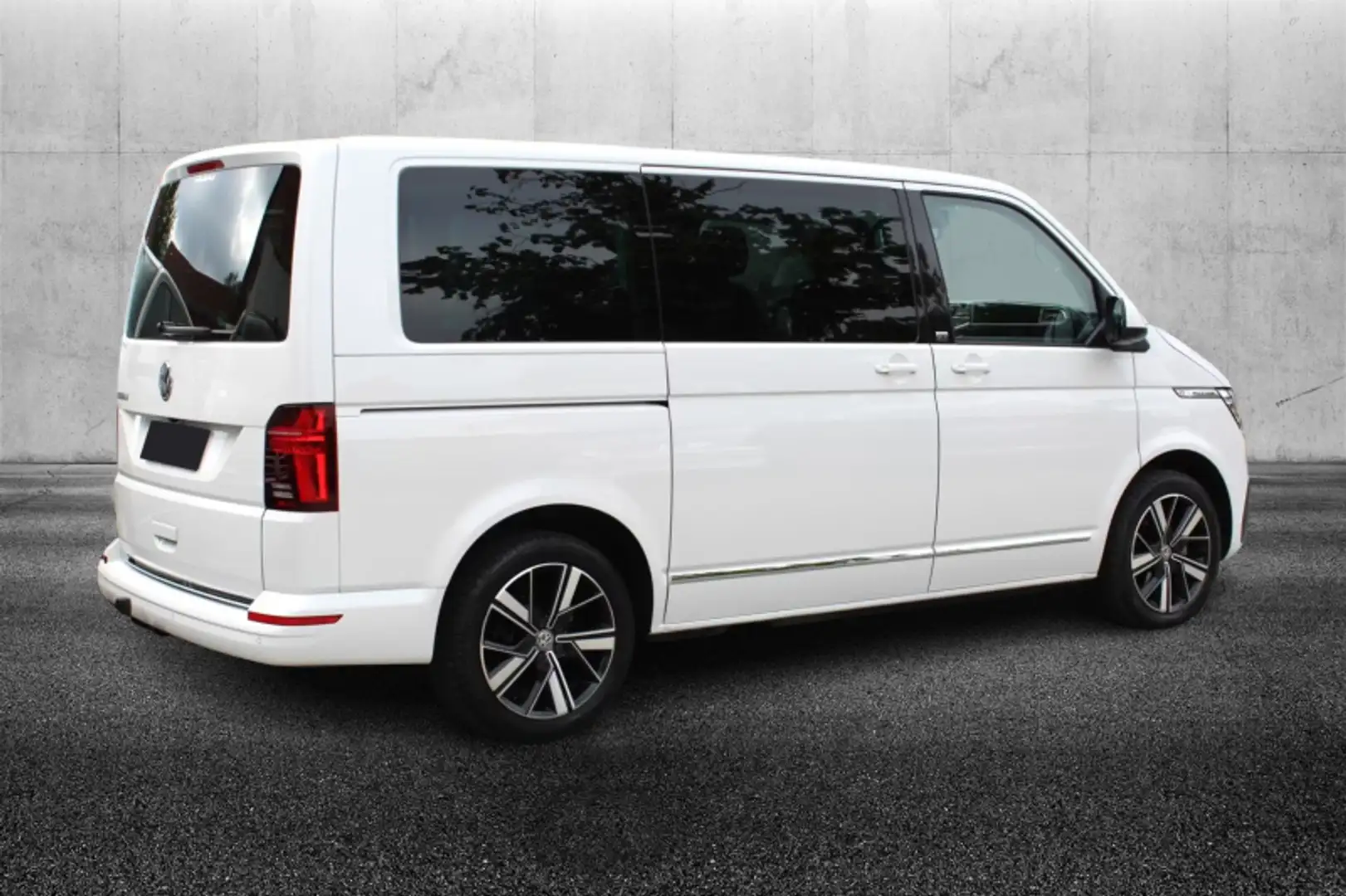 Volkswagen T6 Multivan 2.0 TDI 150CV DSG Highline Bianco - 2