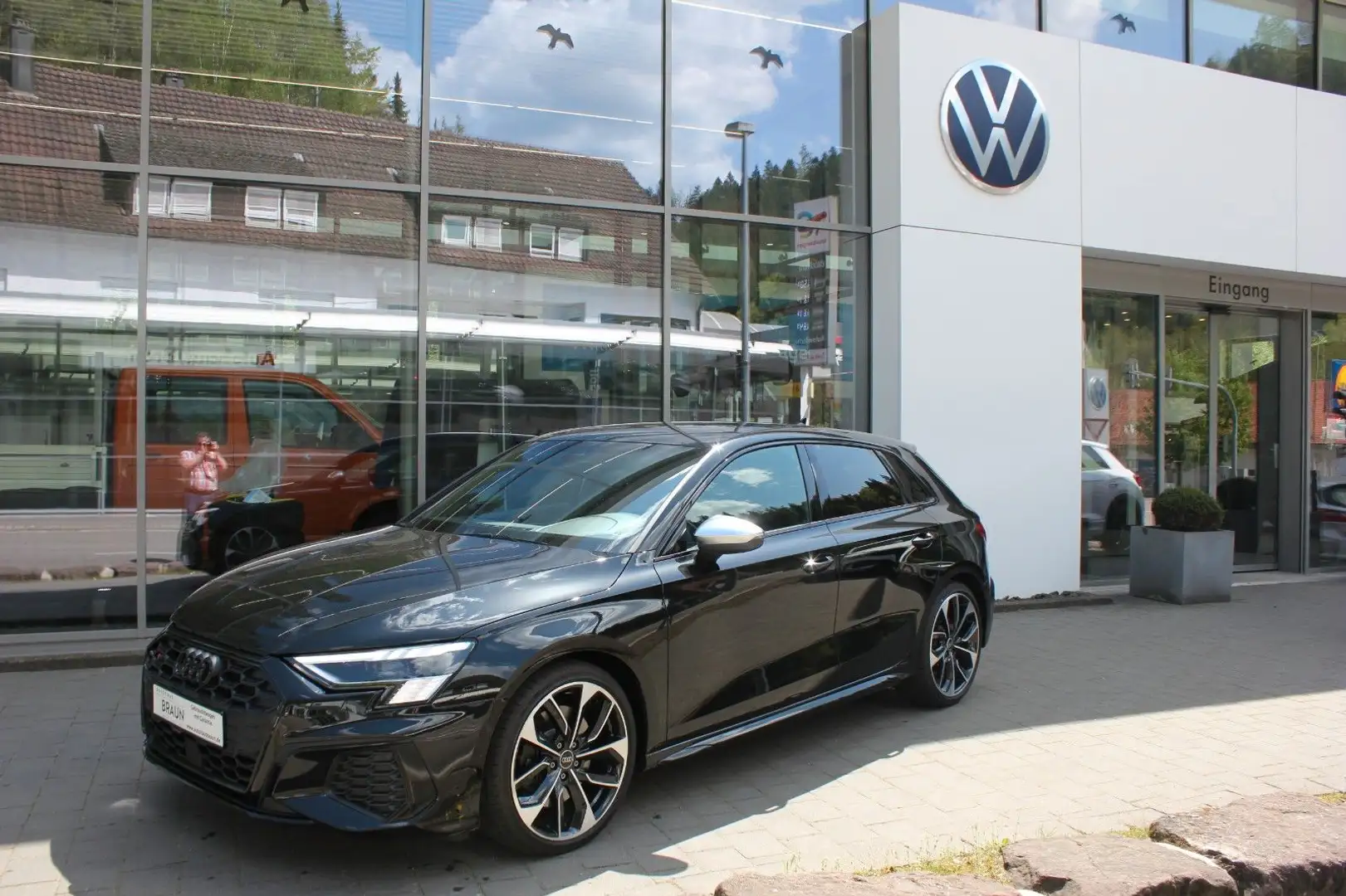 Audi S3 Sportback 2.0 TFSI quattro Navi,LED,SHZ Schwarz - 1