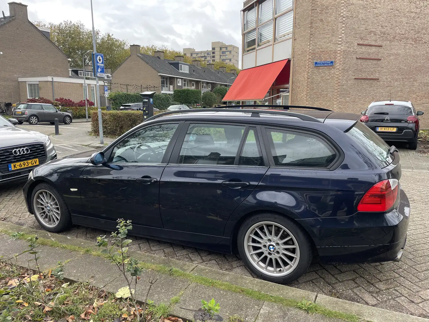 BMW 330 320d Blauw - 2
