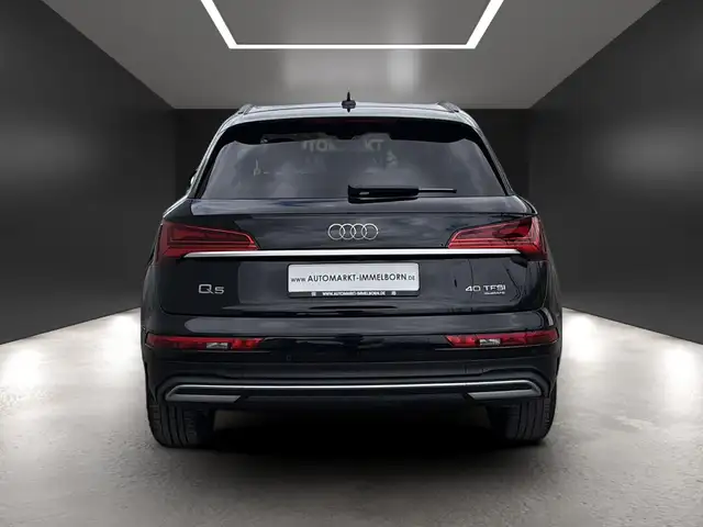Audi Q5 view 8