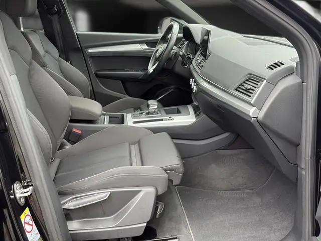Audi Q5 view 13