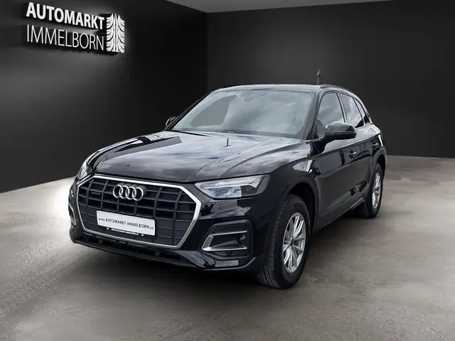 Audi Q5 view 3