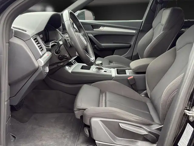 Audi Q5 view 14