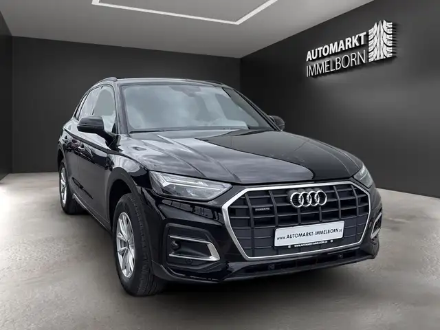 Audi Q5 view 2