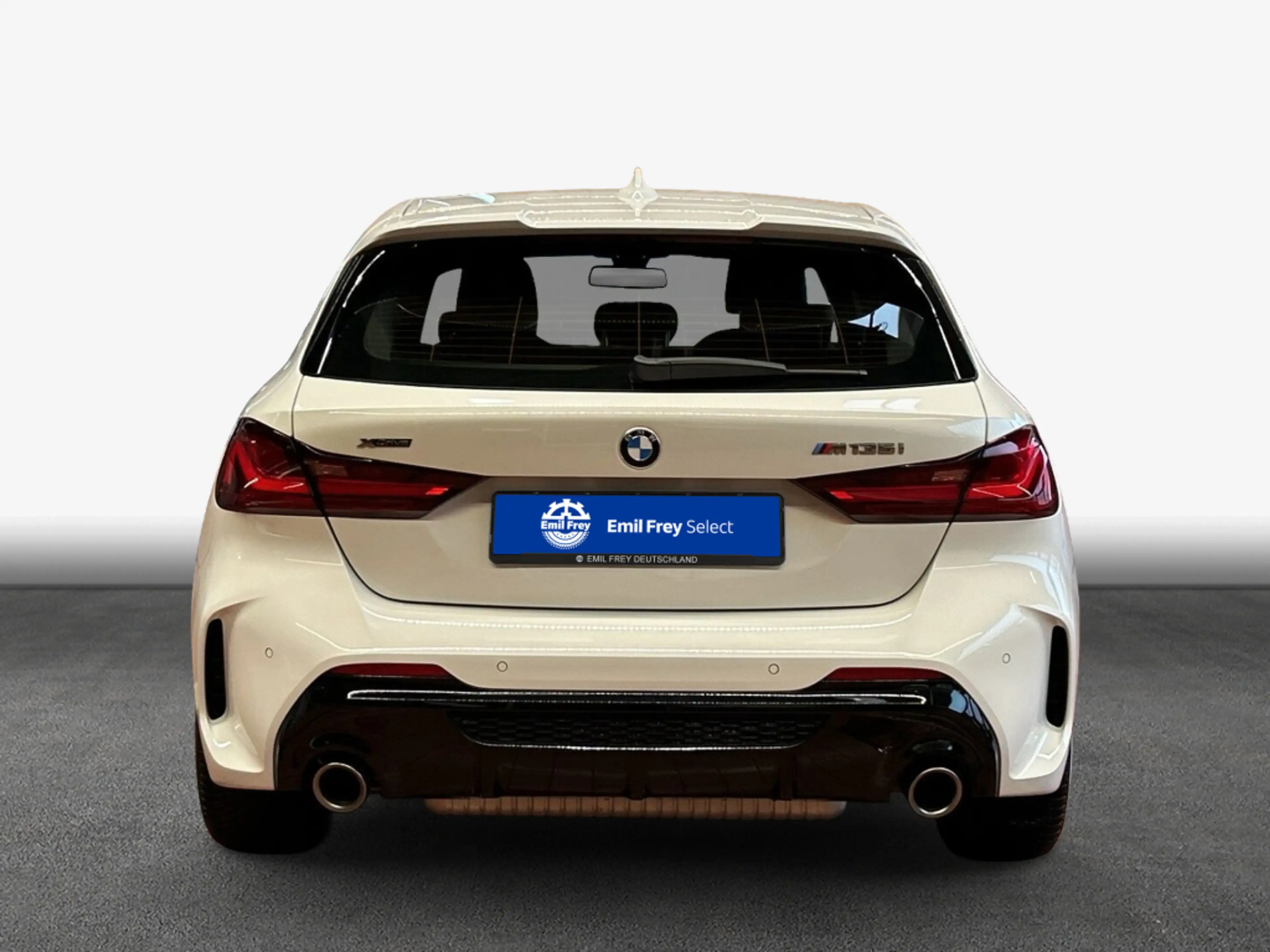 BMW M1 i xDrive LED HiFi PDC — photo 6