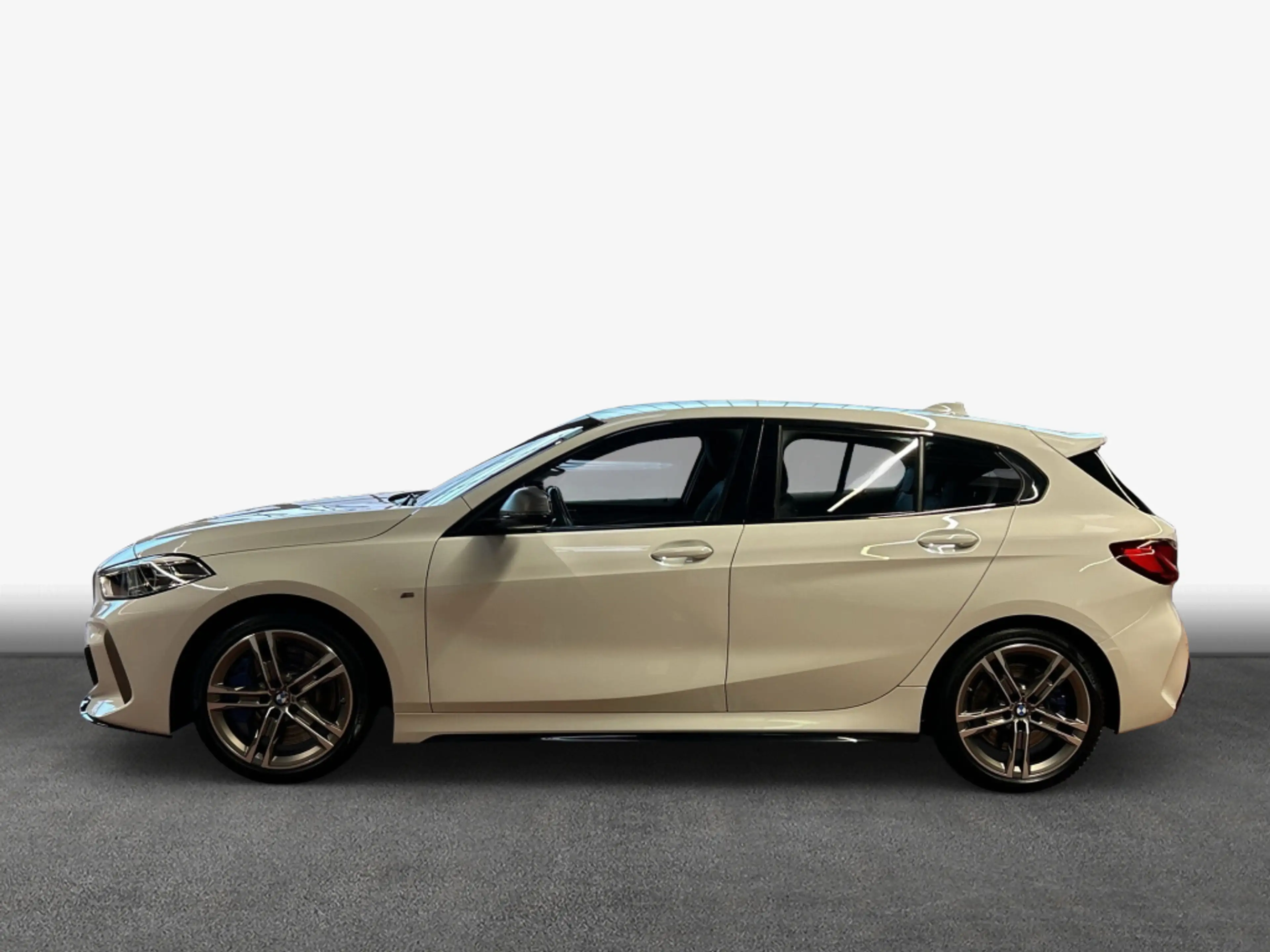 BMW M1 i xDrive LED HiFi PDC — photo 5