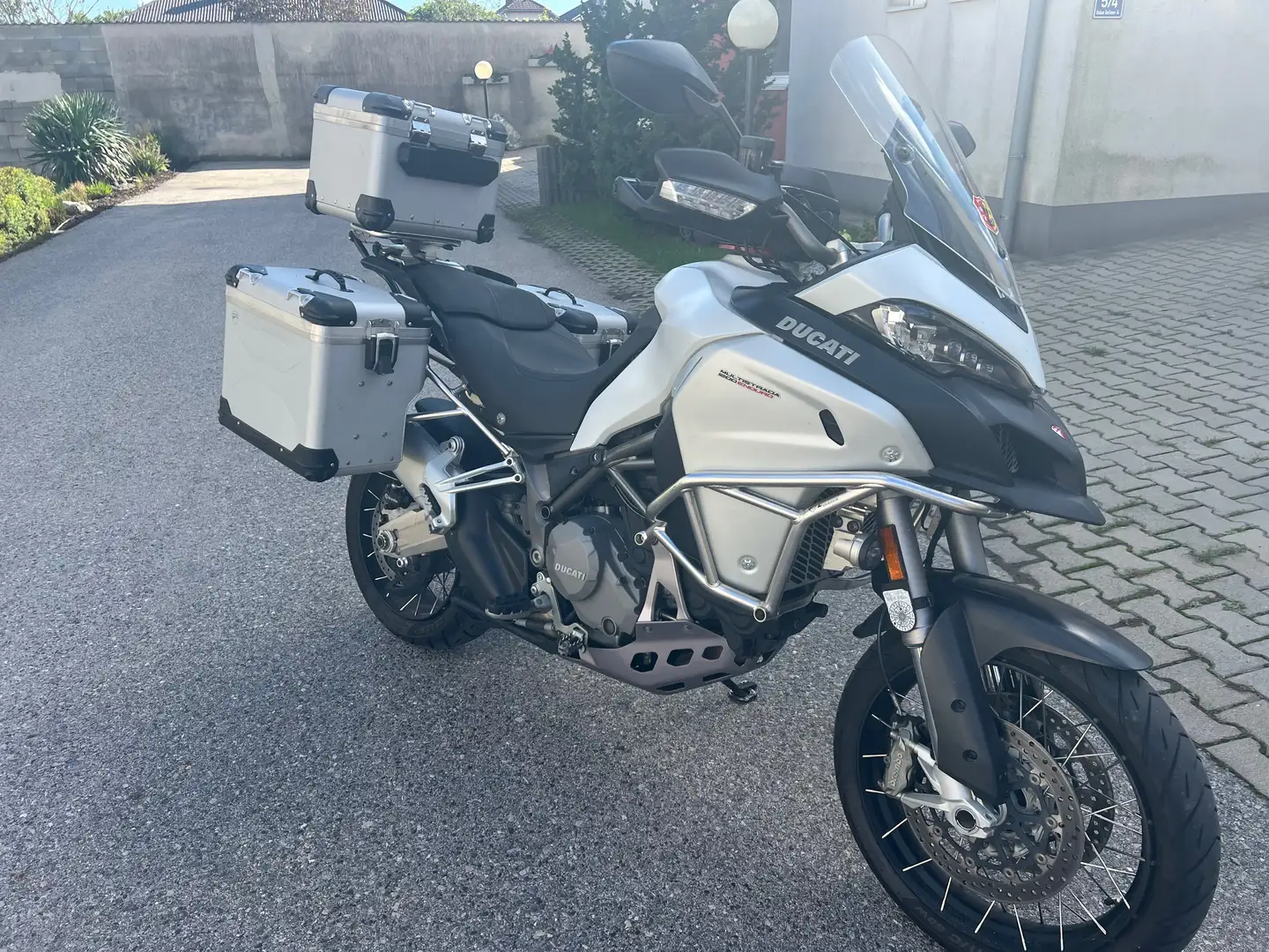 Ducati Multistrada 1200 Enduro Weiß - 1