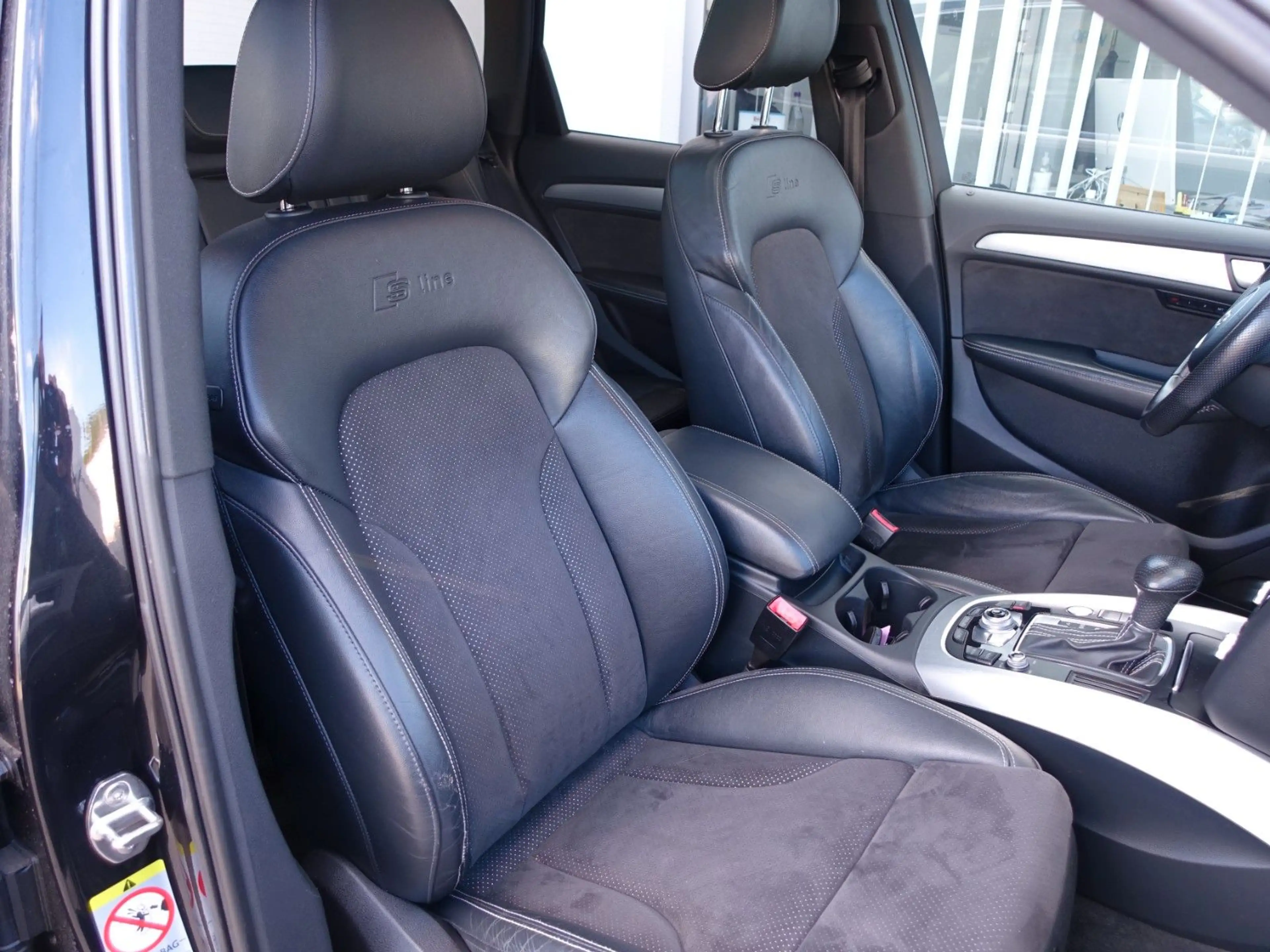 Audi Q5 3.0 TDI 180 kW quattro S-LINE/PANORAMA/1.HAND — photo 10