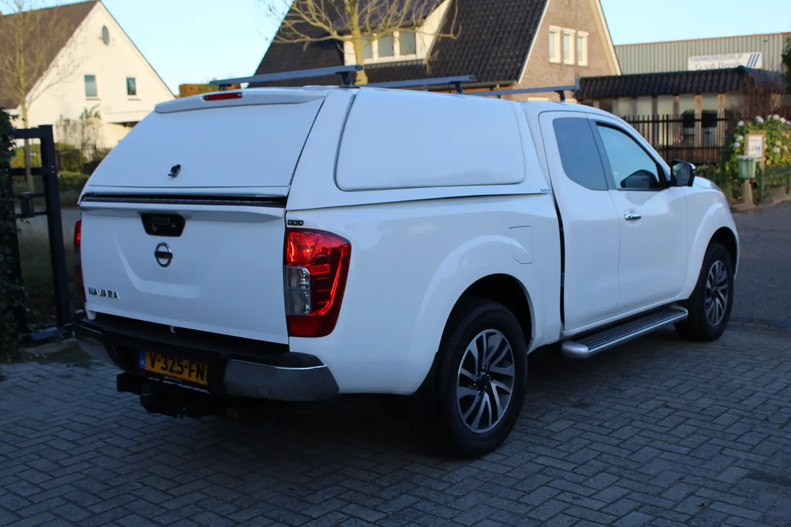 Nissan Navara NP300 2.3 dCi 120KW E6 4WD N-Connecta King Cab ✓ 3 Wit - 2