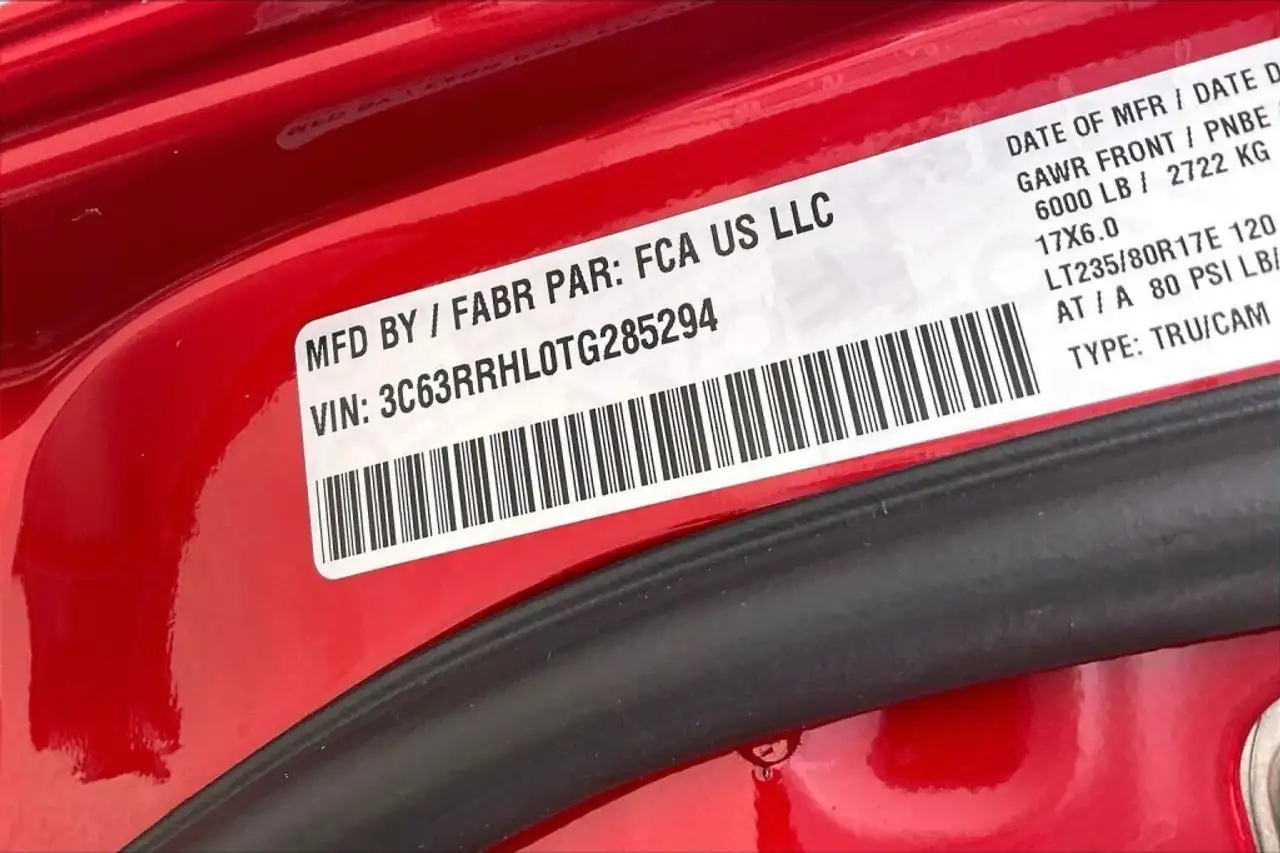 RAM 3500 снимка RAM 3500