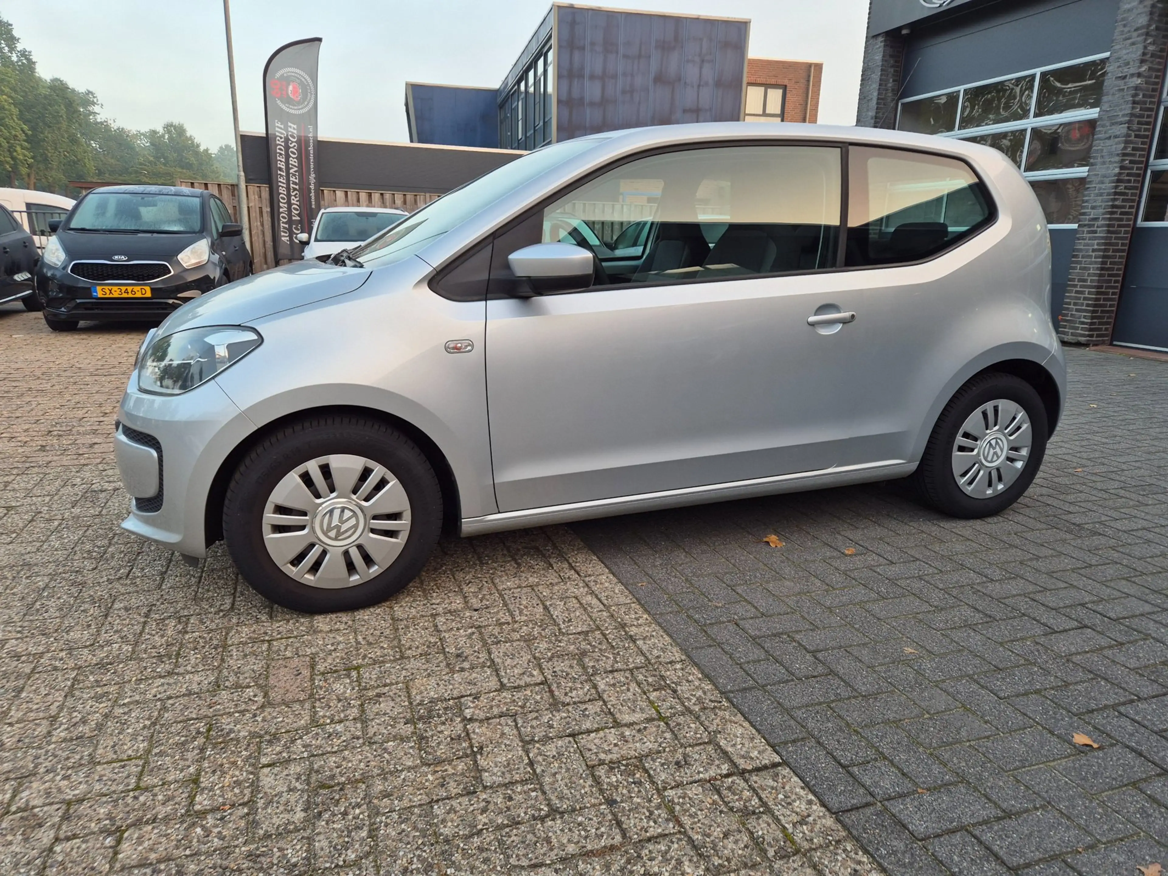 Volkswagen up! 1.0 move up! BlueMotion navigatie — photo 3