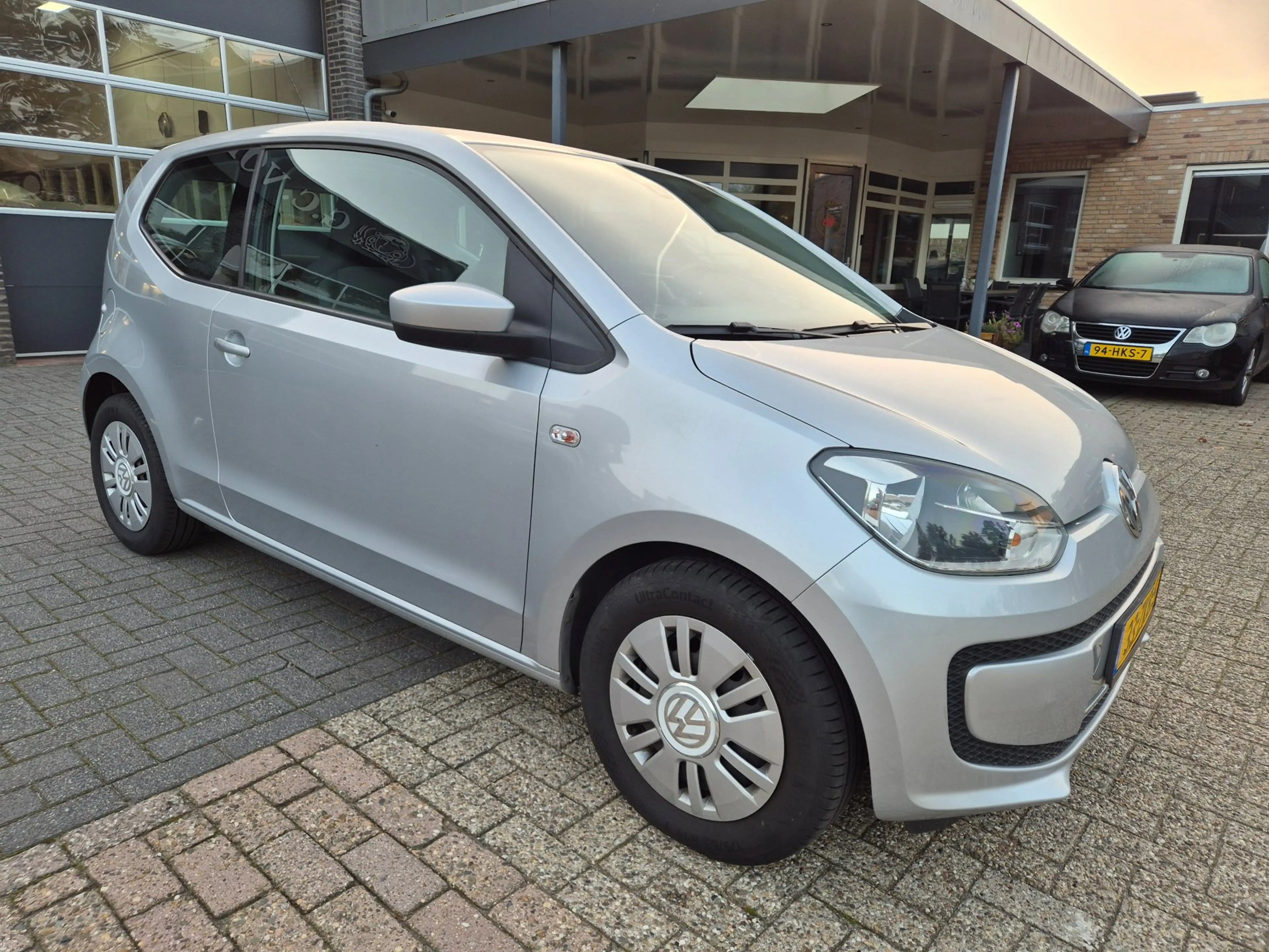 Volkswagen up! 1.0 move up! BlueMotion navigatie — photo 11