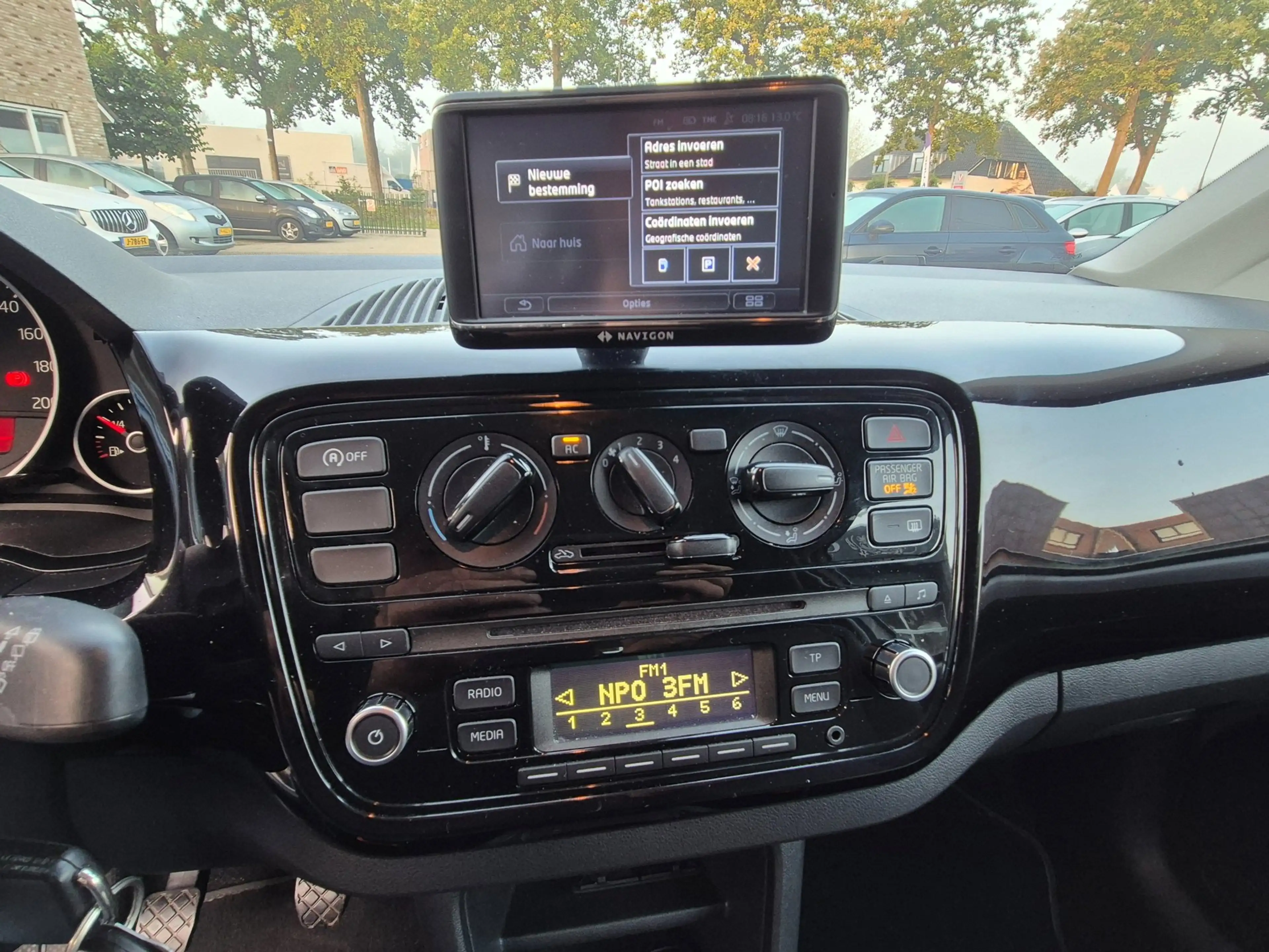 Volkswagen up! 1.0 move up! BlueMotion navigatie — photo 19