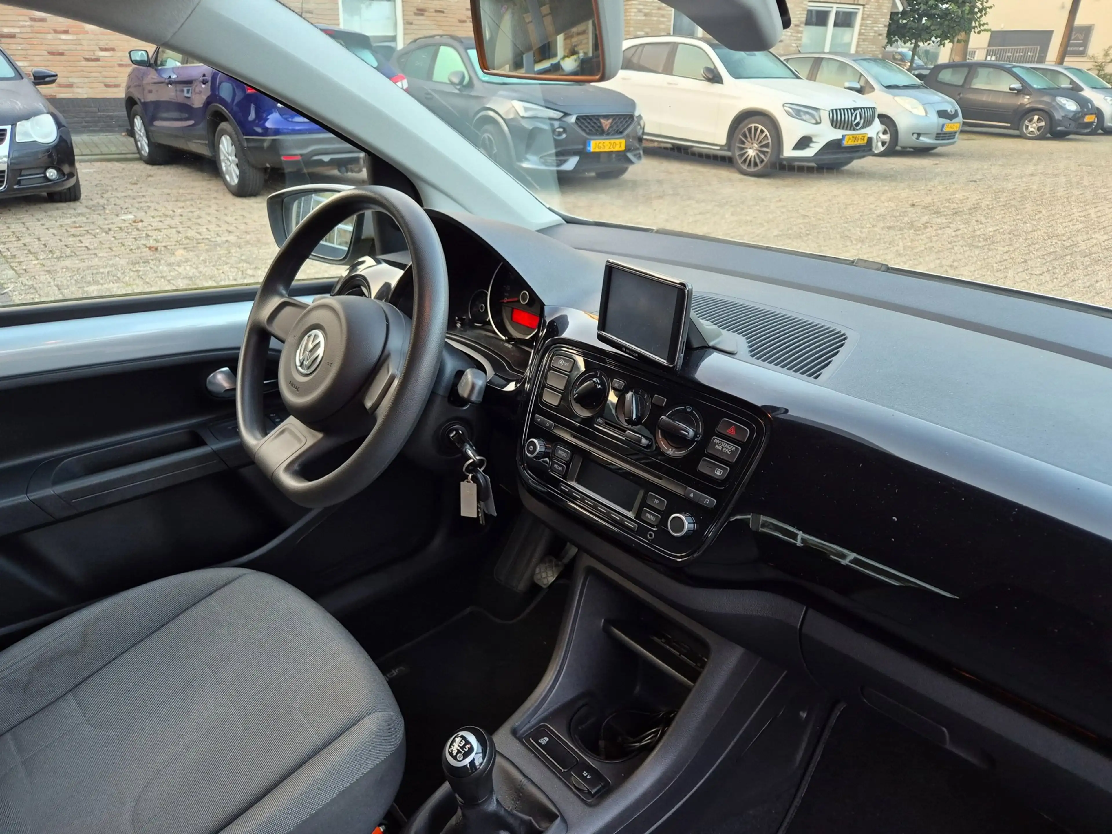Volkswagen up! 1.0 move up! BlueMotion navigatie — photo 14