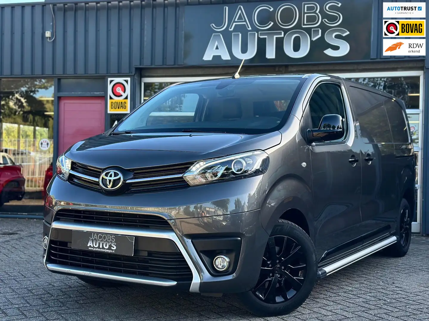 Toyota Proace Worker 2.0 D-4D Black Line Grau - 1
