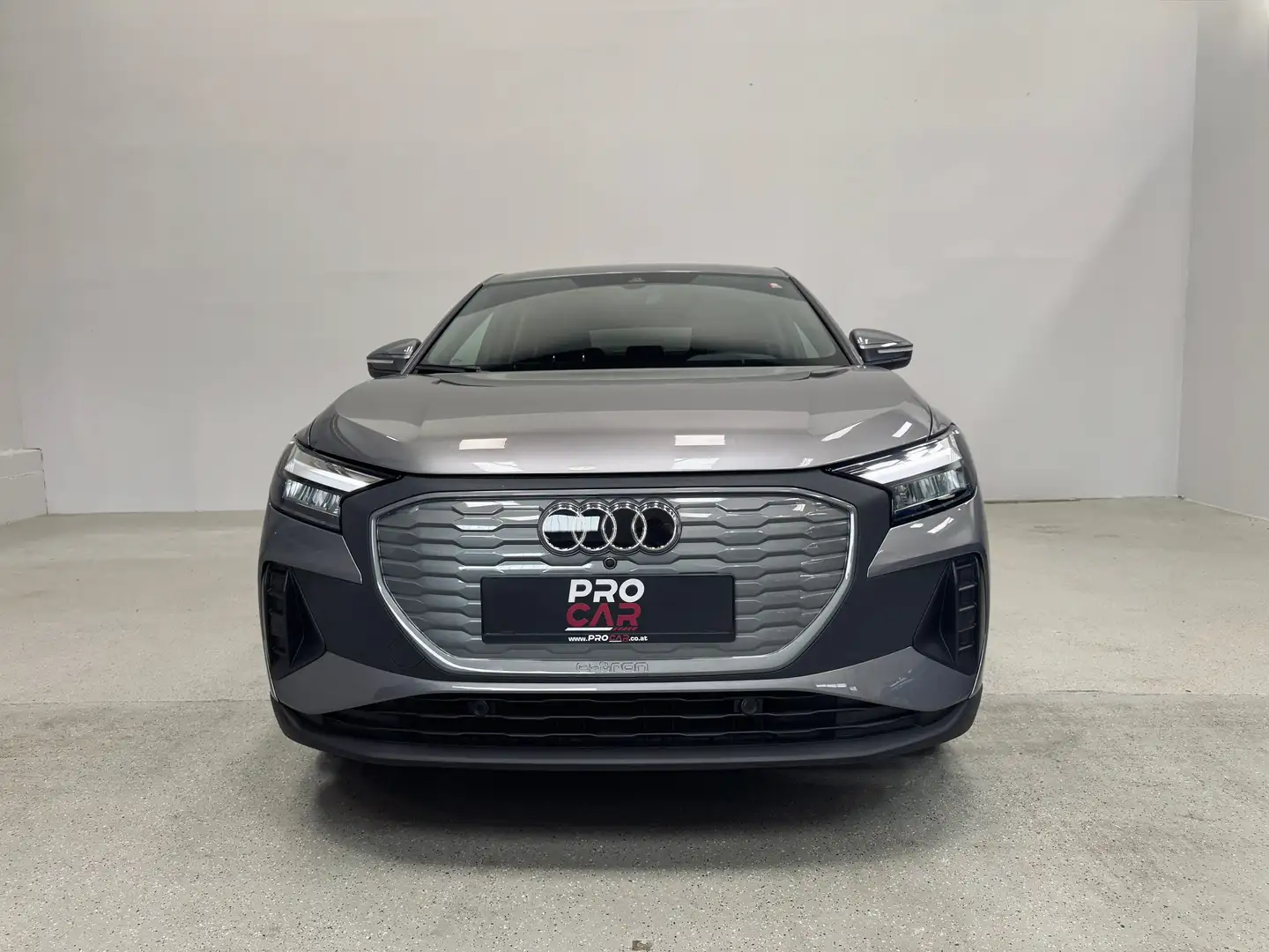 Audi Q4 e-tron 35 e-tron Sportback 125kw Grau - 2