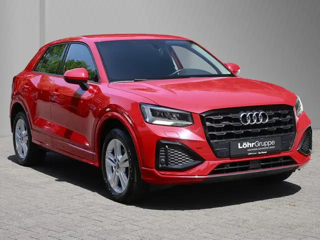 Audi Q2 view 4