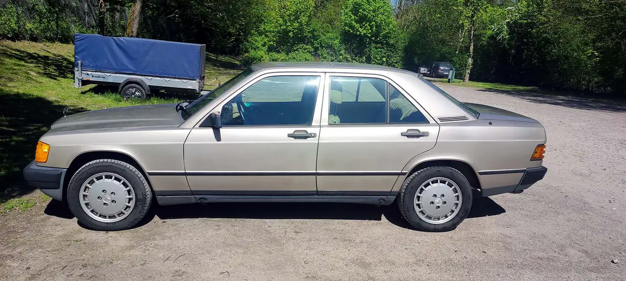Mercedes-Benz 190, foto 2