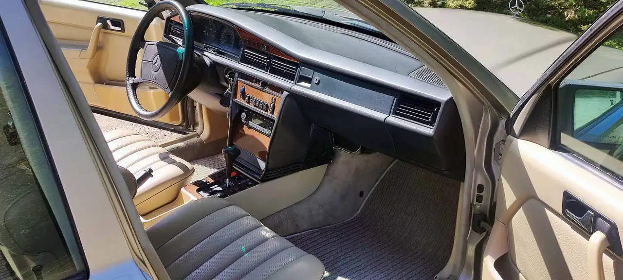 Mercedes-Benz 190, foto 11