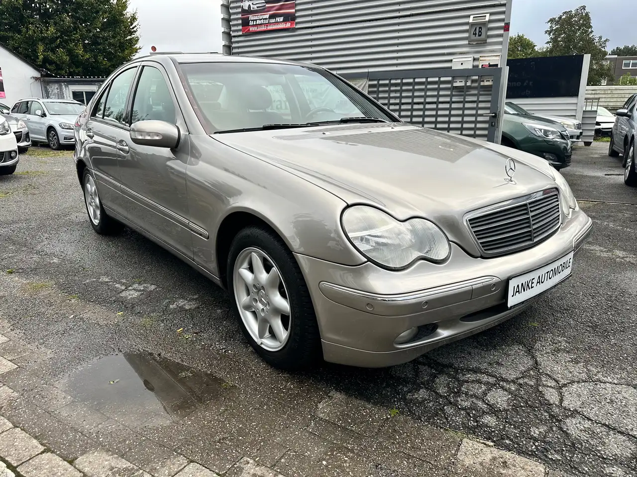 Mercedes-Benz C 240