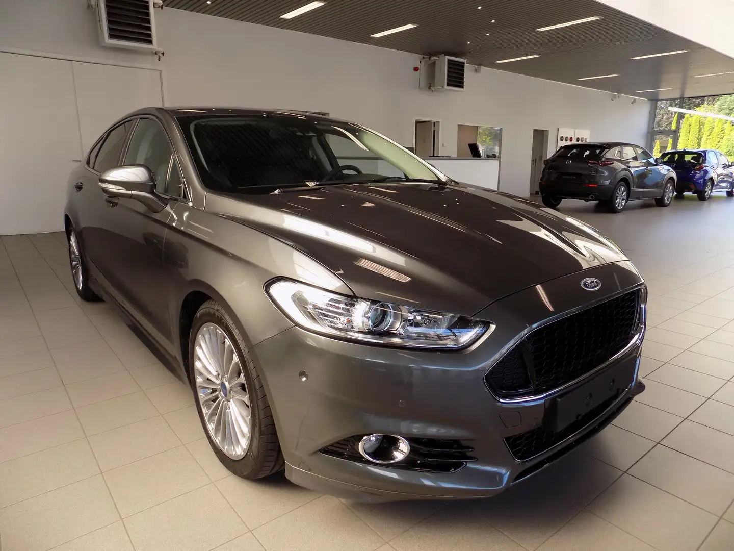 Ford Mondeo 1.5 EcoBoost Titanium Automaat! Gris - 1