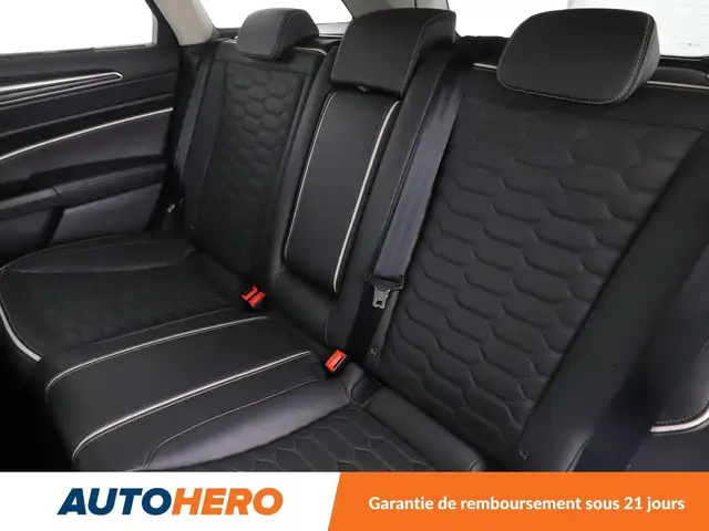 Ford Mondeo view 14