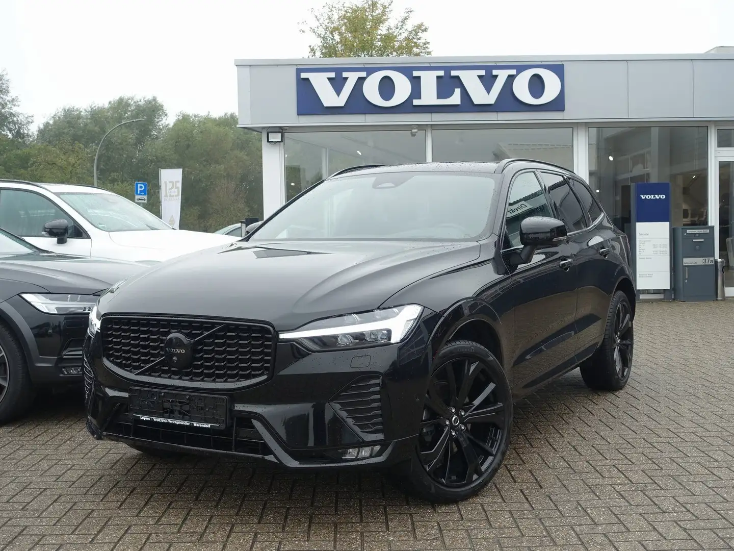 Volvo XC60 Black Edition Ultra B5 AWD/360°Cam/Pano. Schwarz - 1