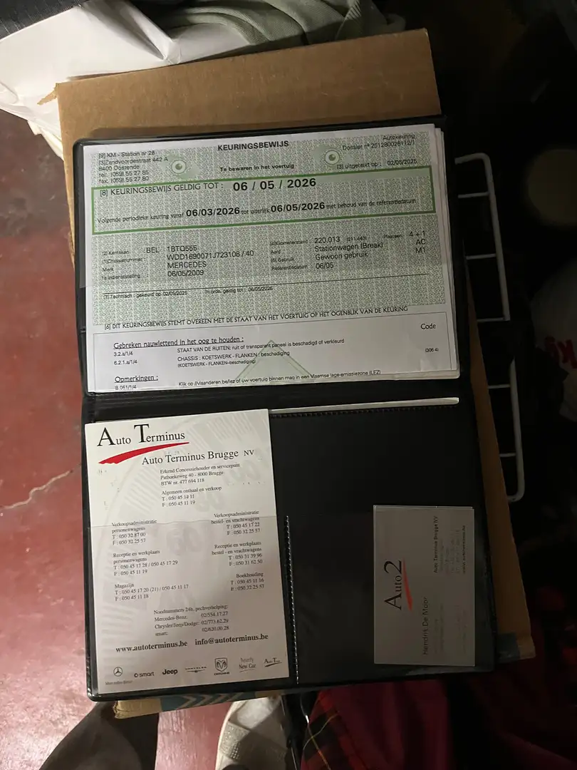 Mercedes-Benz 180 Gris - 1