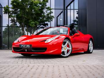 Spider 4.5i V8 - Rosso Corsa - Daytona Seats - Scuderia Ferrari Shields