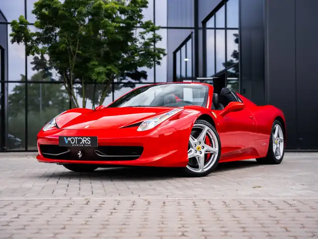 Ferrari 458 Spider 4.5i V8 - Rosso Corsa - Daytona Seats - Scuderia Ferrari Shields