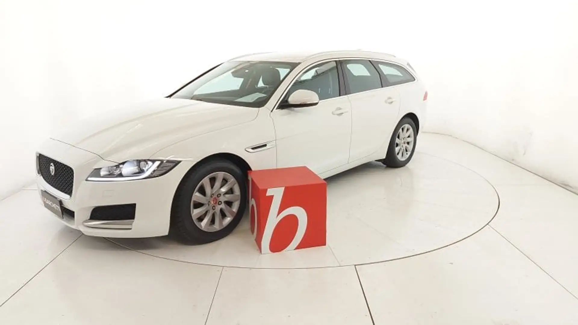 Jaguar XF 2ª SERIE (X260) SPORTBRAKE 2.0 D 180 CV AUT. PRES Bianco - 1