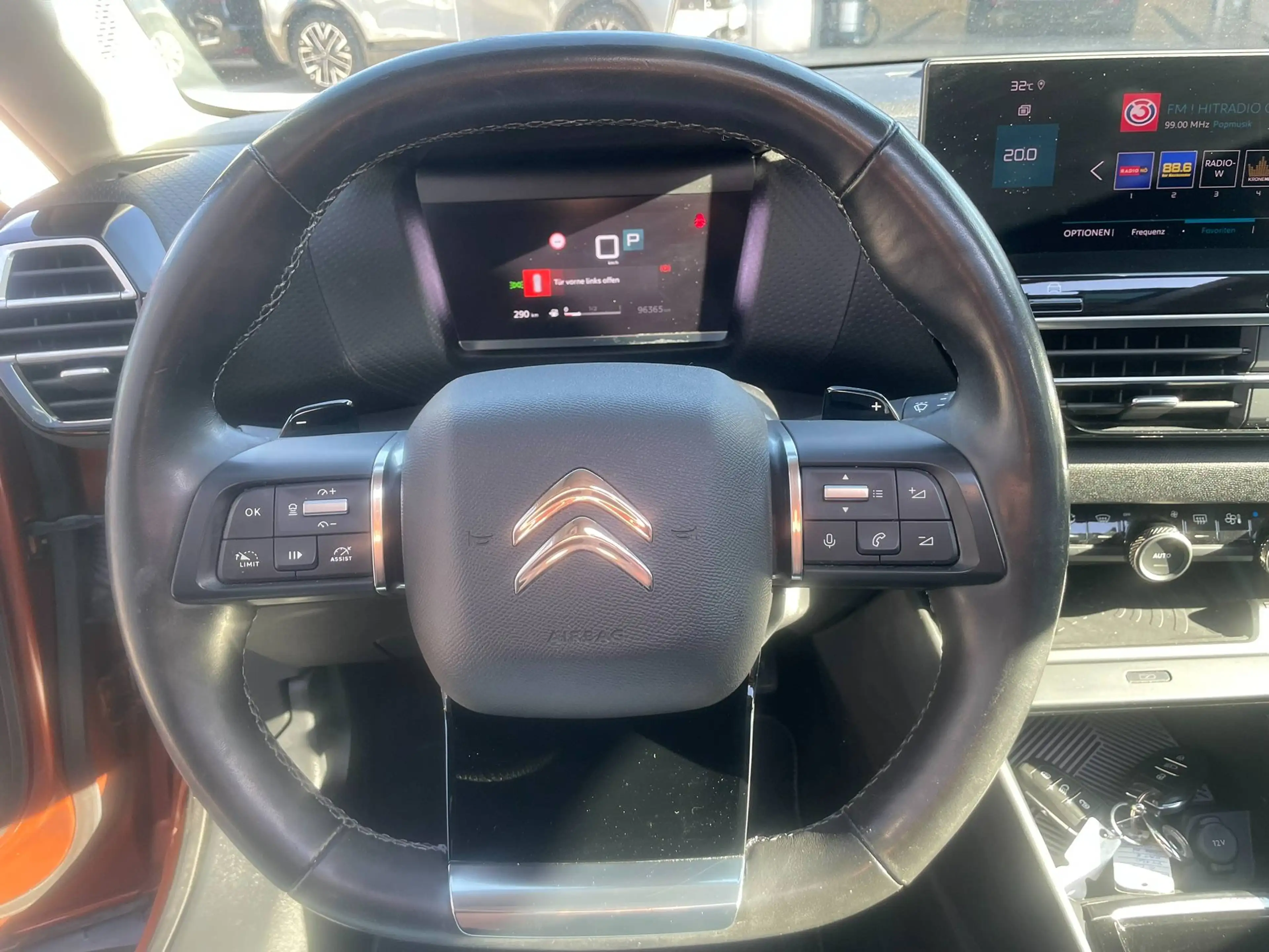 Citroen C4 C4 PureTech 130 Shine Edition Schiebedach, Massage, usw. — photo 12