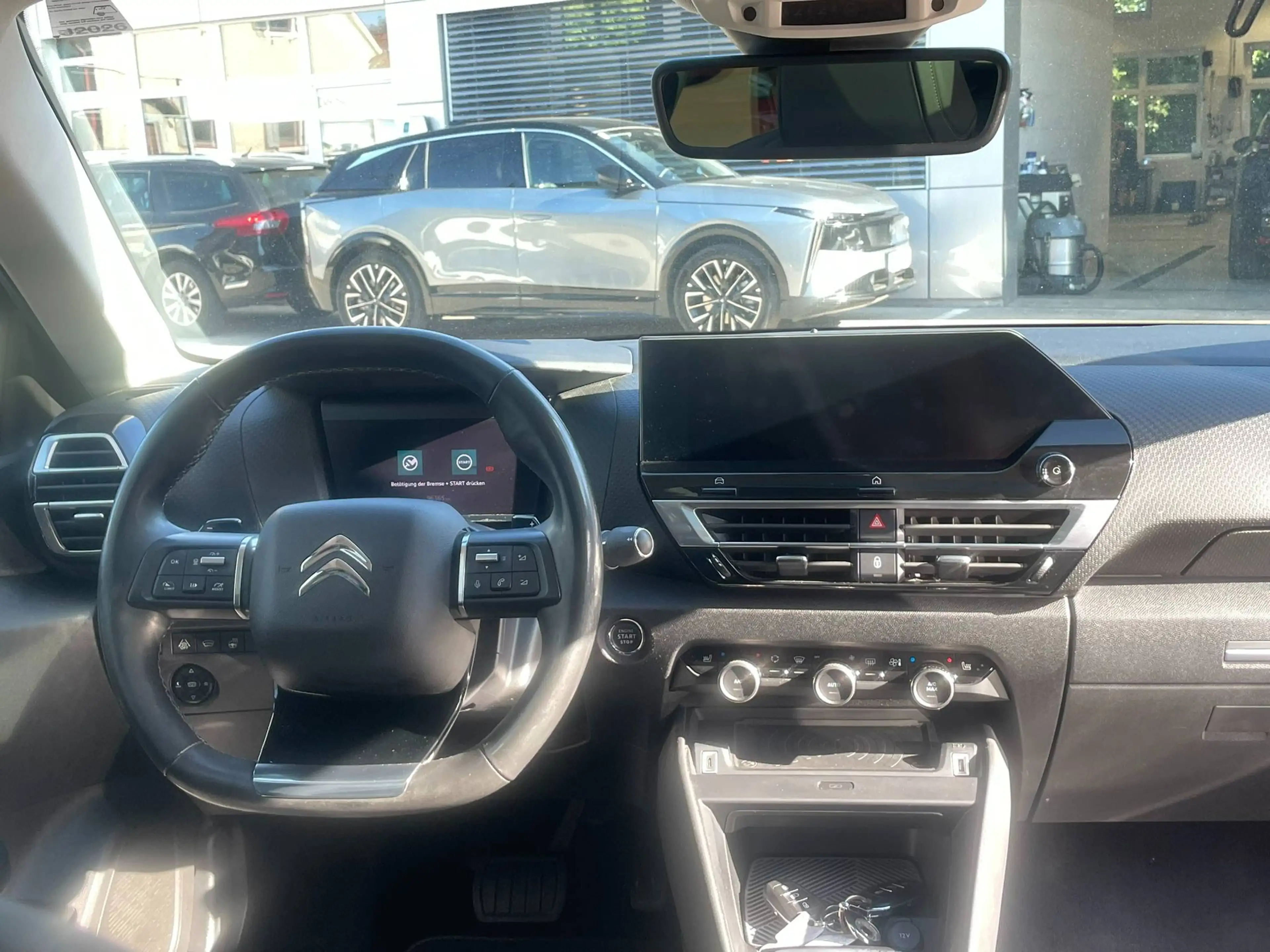 Citroen C4 C4 PureTech 130 Shine Edition Schiebedach, Massage, usw. — photo 8