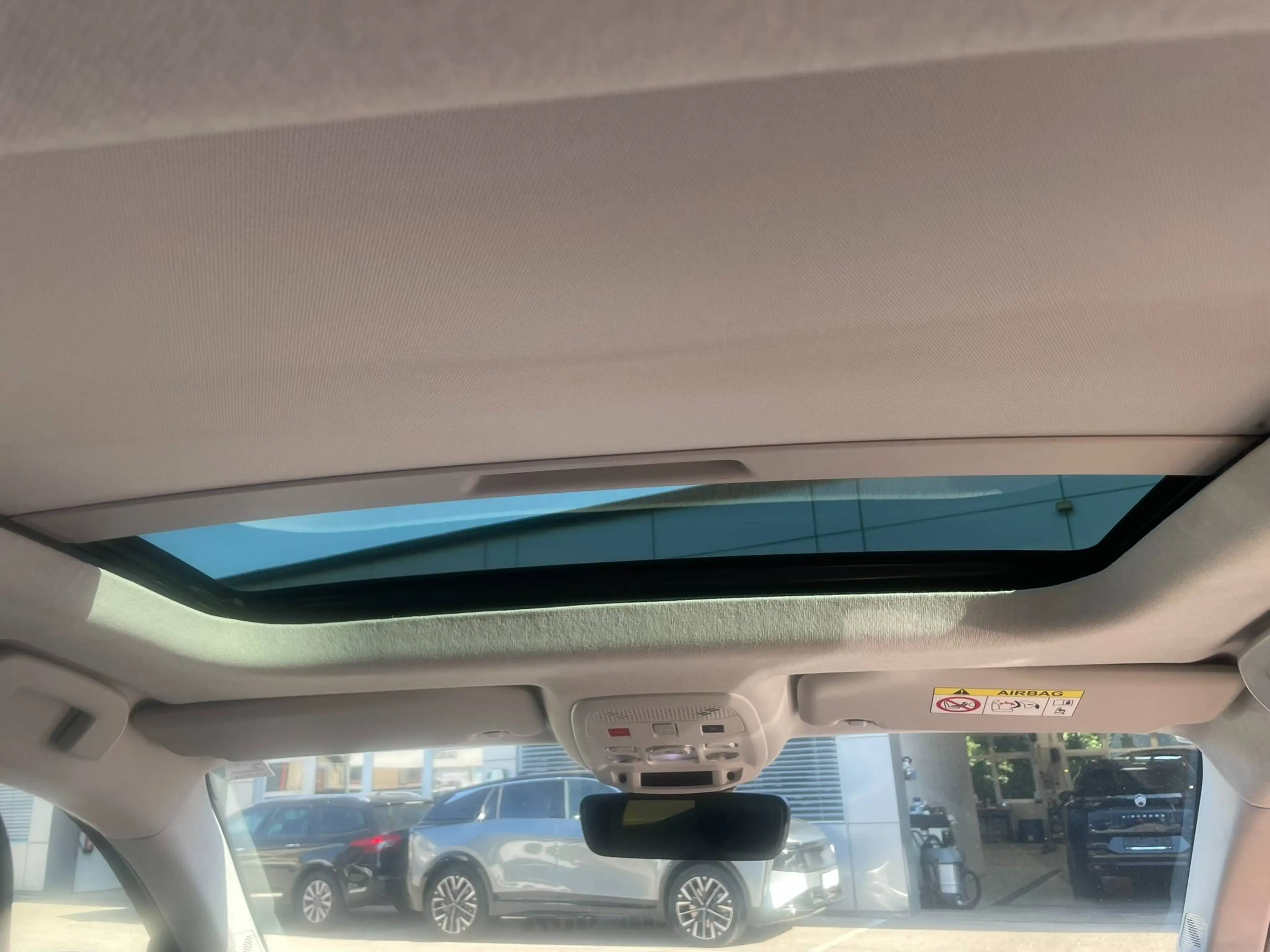 Citroen C4 C4 PureTech 130 Shine Edition Schiebedach, Massage, usw. — photo 10