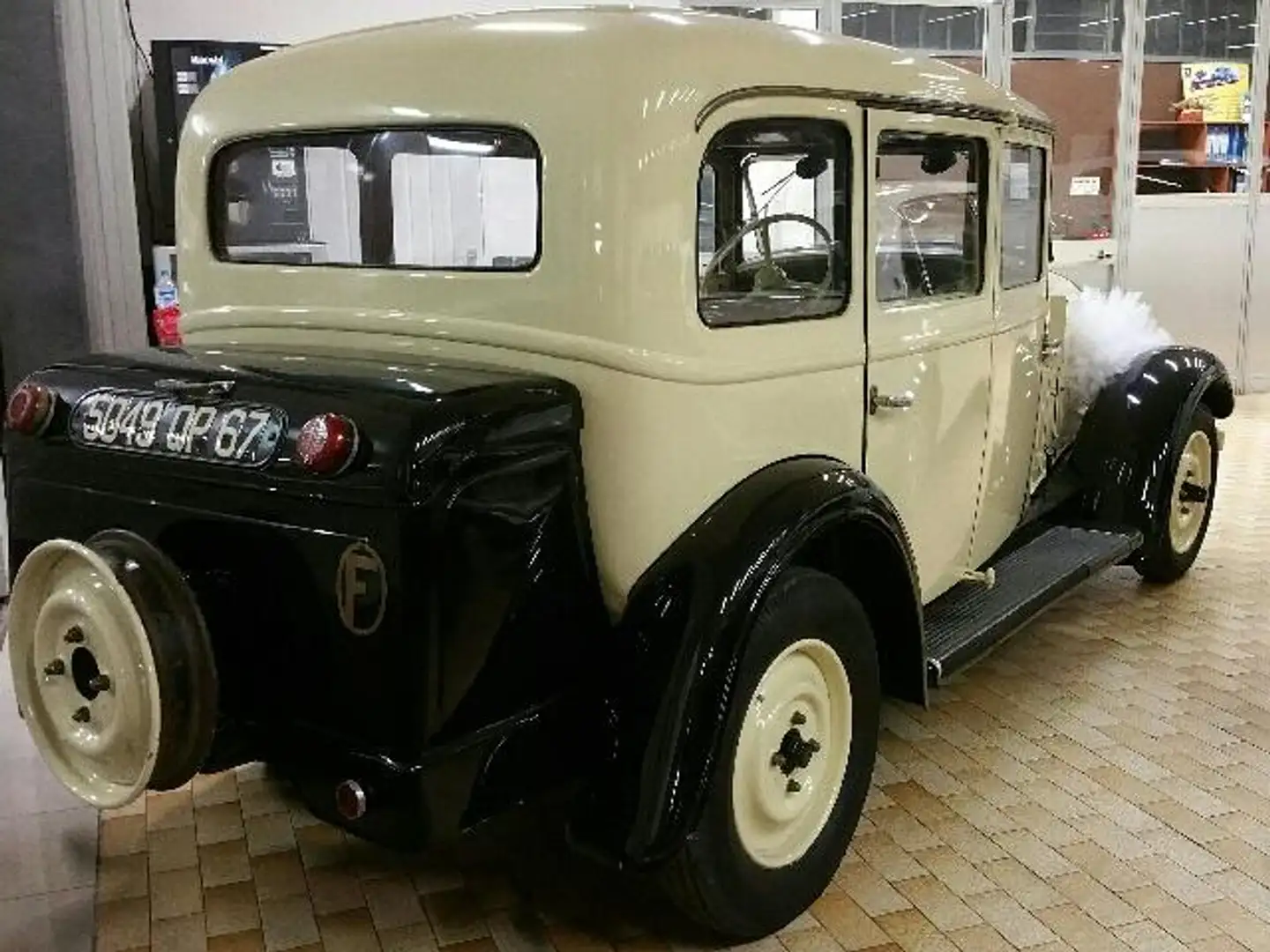 Peugeot 301 Beżowy - 2