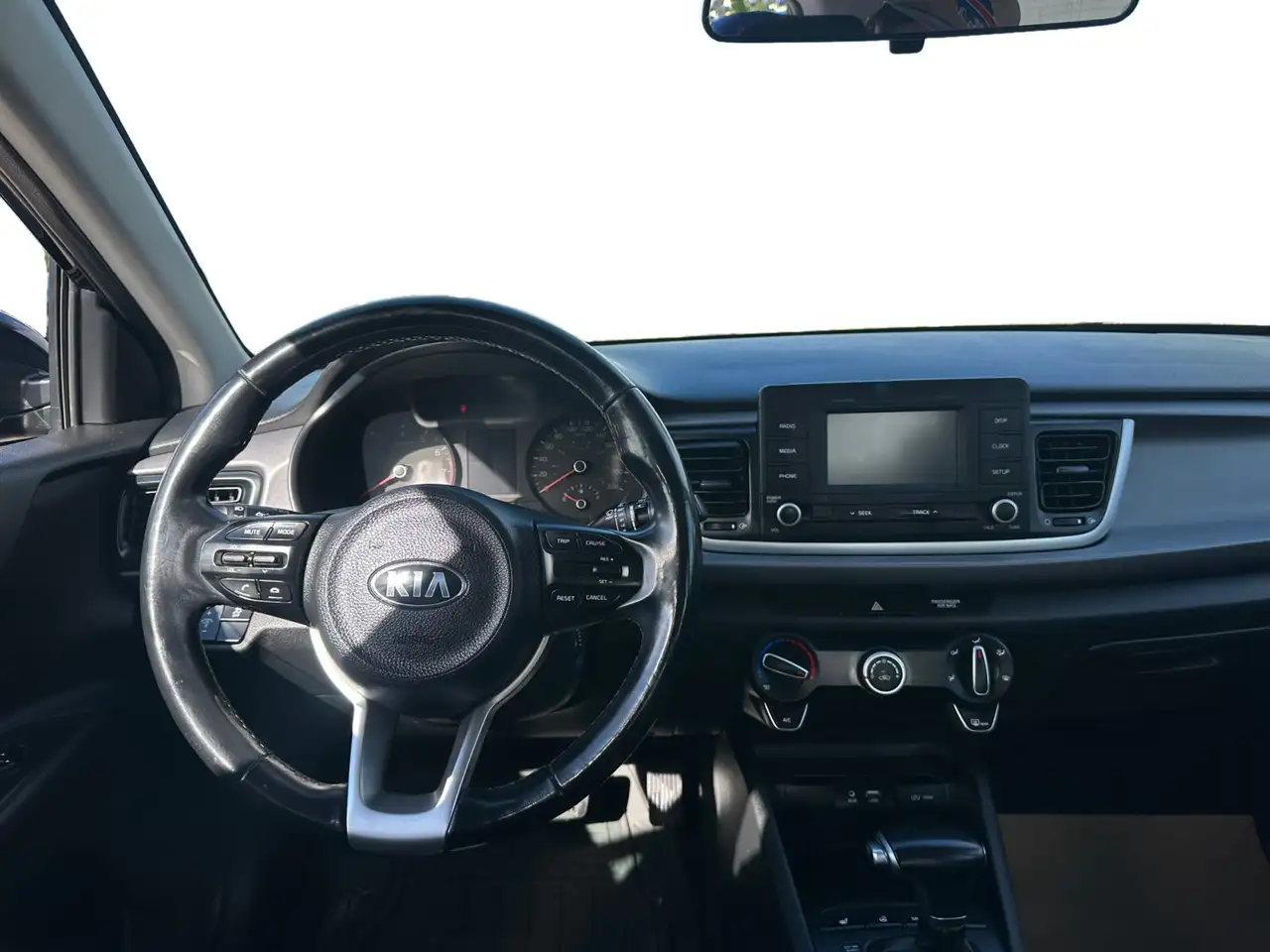 Kia Rio снимка Kia Rio